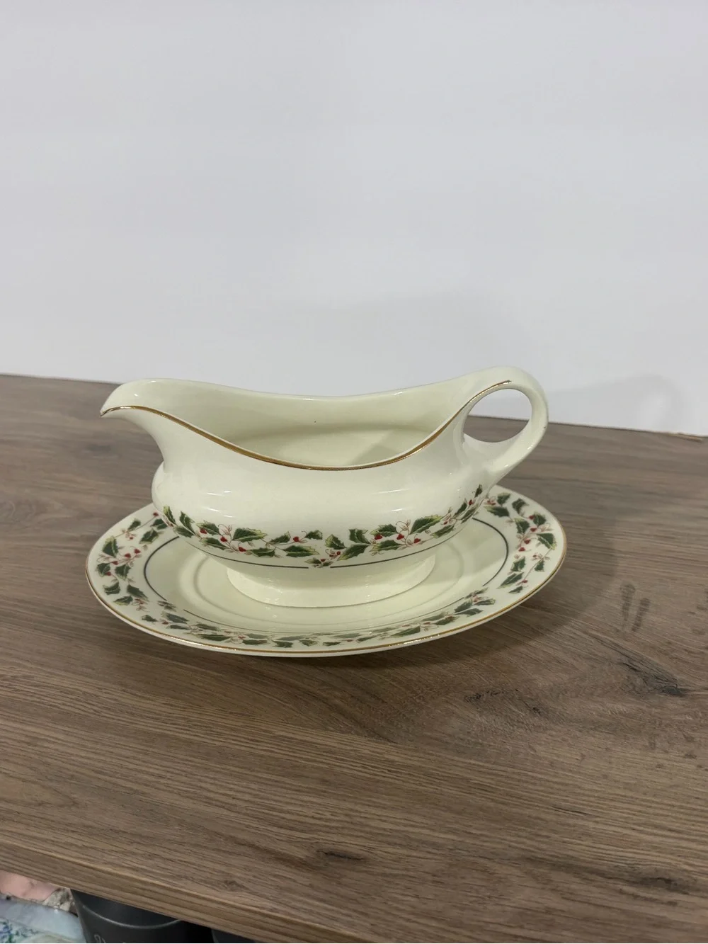 Holly Traditions Ceramic Gravy Boat with Underplate - Cream and Green